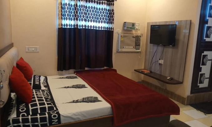 Varanasi Bed & Breakfast | Bliss Guest House Assi Ghat