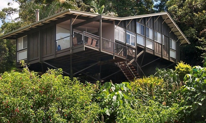 Montville House | Bliss On Boongala - A Modern, Spacious, Split Level Home With an Outlook to the Coast