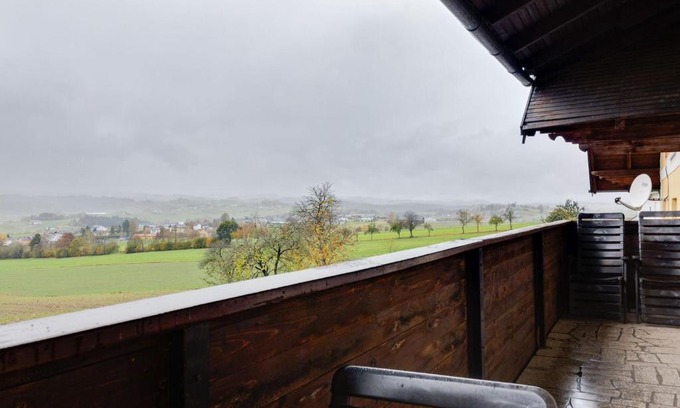Ulrichsberg Villa | Blissful Apartment in Ulrichsberg with a view