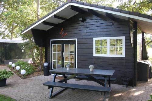 Coevorden Ski Chalet | Blokhut De Vlinder gelegen nabij het Pieterpad