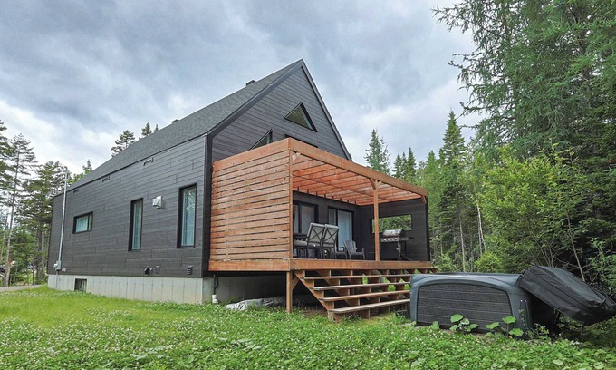 Shannon Ski Chalet | Blom (Dahlia 2) | Family Comfort in the Forest | Spa & Pool Table