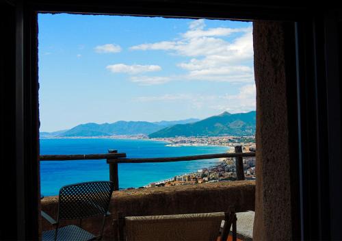 Borgio Verezzi Bed & Breakfast | Blu Oltremare
