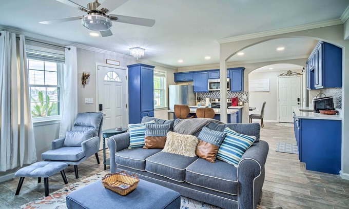 Highlands - Perkins House | 'Blue Cottage in the Bayou' w/Private Yard!