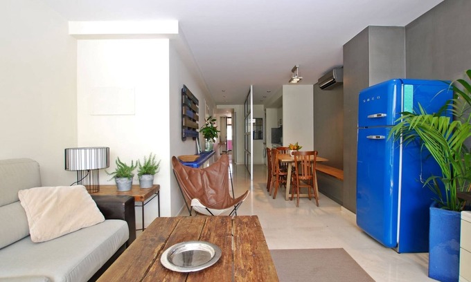 Vilassar de Mar Apartment | Blue fridge apartmen · Ideal for couples, near beach and well connected
