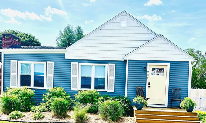 Charlevoix House | Blue J Cottage Charlevoix, MI