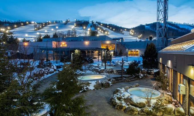The Blue Mountains Hotel | Blue Mountain Resort Inn