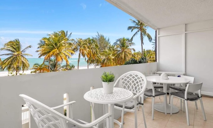 Vilomar Apartment | Blue Ocean Studio | Breathtaking beachfront studio in Luquillo
