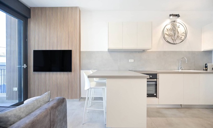 Tel Aviv City Center Apartment | Blue One by HolyGuest