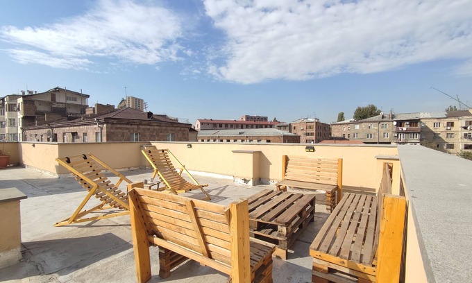 Kentron Apartment | ♫ Blue Poppy ♫ 1 BR ✔ Self Checkin ✔ Garden ✔ BBQ