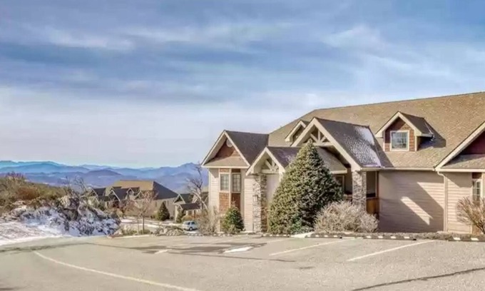 Sugar Mountain Condo | Blue Ridge Postcard View. Long Range, Layered Mountain Views!