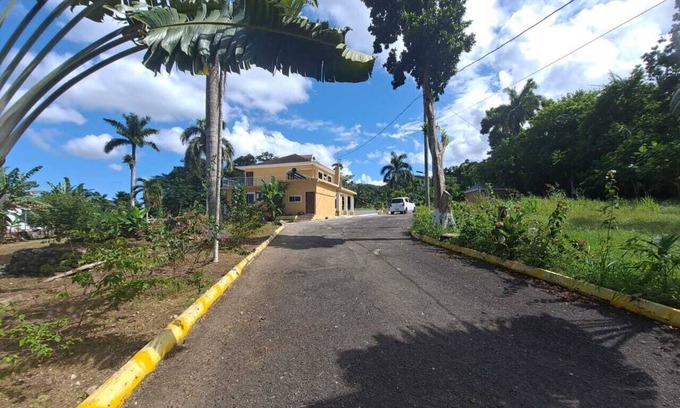 Albion Villa | Blue Seas Villa 2 in Montego Bay with AC, WiFi large property with sea view