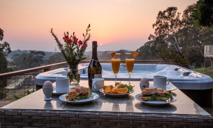 Kurrajong House | Blueberry Hills On Comleroy Farmstay - Self-Contained Cottages