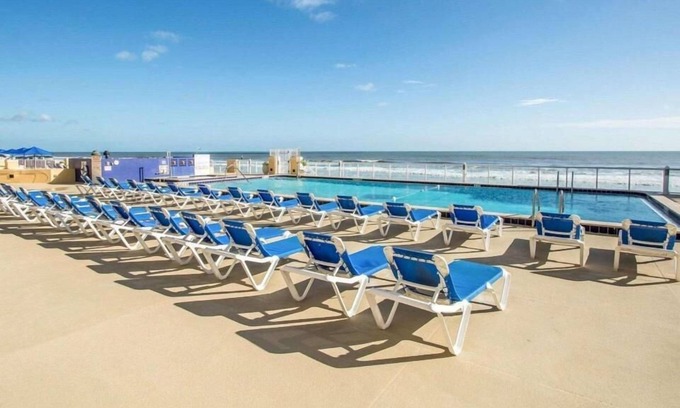 Ormond Shores Resort | Bluegreen Vacations Casa Del Mar Beach Resort-1 BR Oceanfront