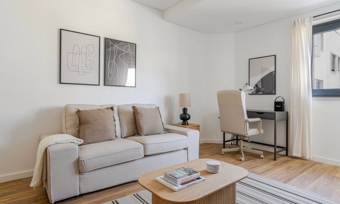 Casal da Ladeira Apartment | Blueground | Alvalade, balcony, nr Campo Pequeno