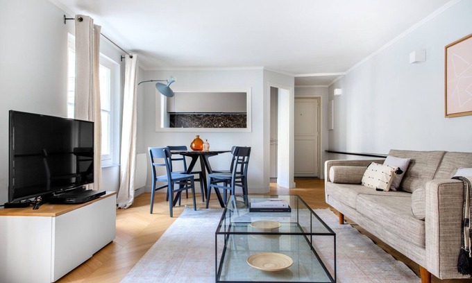7th Arrondissement Apartment | Blueground | Invalides, nr Rodin & Maillol Museums