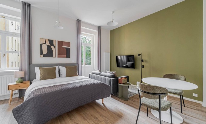 Prague 7 Apartment | Blueground | Letná, furnished studio, foodie area (PRG-54)