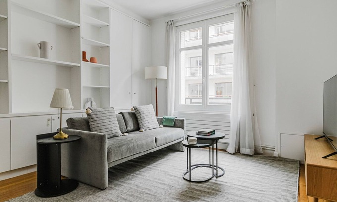 Passy Apartment | Blueground | Trocadero, elevator & w/d, nr Eiffel