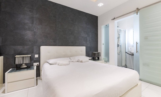 Paceville Apartment | Bluemarine Suite-Hosted by Sweetstay