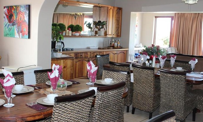 Bluewater Bay House | Bluewater Beachfront Guest House