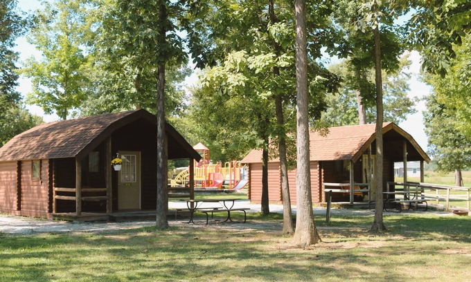 Bluffton Cabin | Bluffton KOA RV Resort