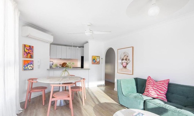 Broadbeach Apartment | Blush on Broadbeach- beachside and pet friendly, 3rd floor walk up