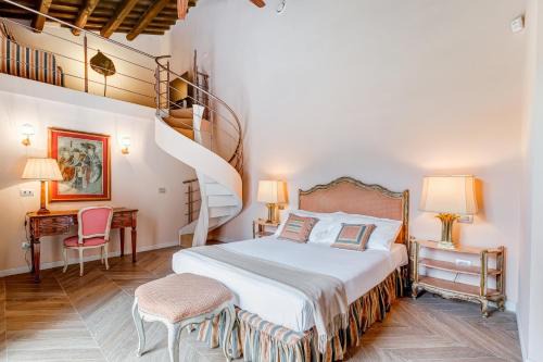 Trastevere House | BMGA l Luxury Home with Patio in Trastevere