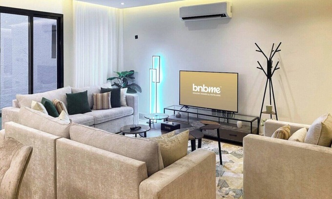 Qurtubah Apartment | bnbme | Modern Apartment + Maid’s Room | 17 min to KAFD