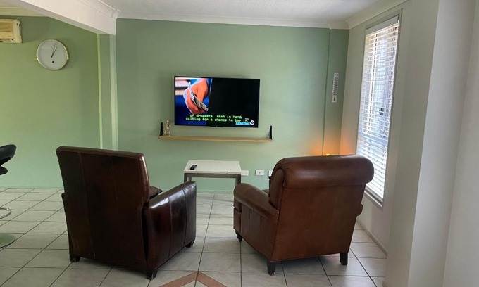Daisy Hill Apartment | BNE24M1