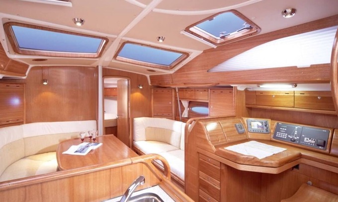 Palavas-les-Flots Boat Rental | Boat at dock