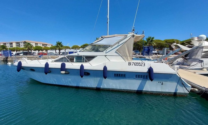 Cap d'Agde Boat Rental | Boat 'Bateau Pause' with Sea View and Private Terrace