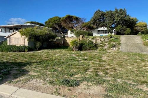 Lancelin House | Boathouse - Highest Hilltop On Oceanfront