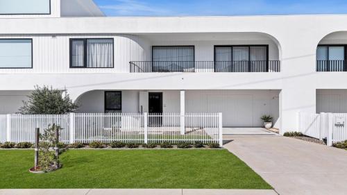 Hawks Nest House | Bobe 2 Luxury Beach Escape