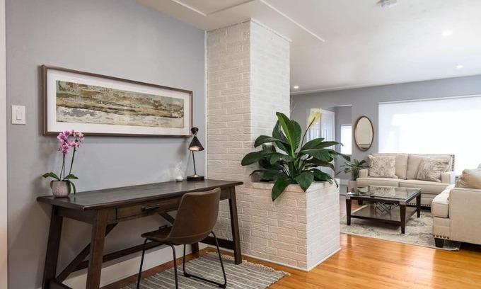 Lamar Heights Area House | BoHo Bungalow- Shuffleboard, Cornhole, 10 m Den