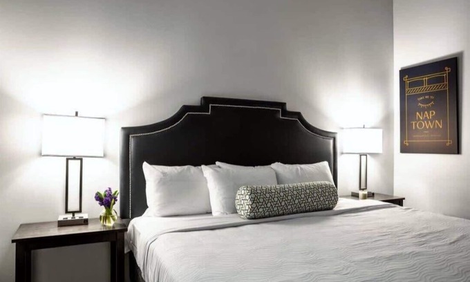 Mile Square Apartment | BOLD 2BR 2BA In The Block Apartment by CozySuites
