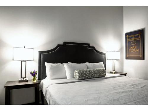 Mile Square Apartment | BOLD 2BR 2BA In The Block Apartment by CozySuites!