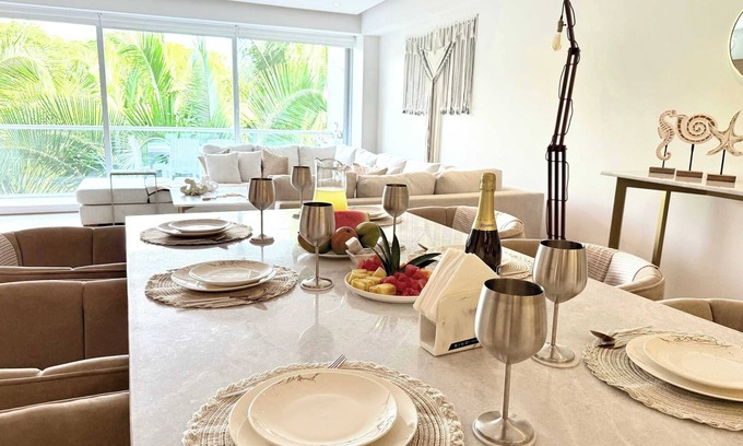 Emiliano Zapata Apartment | Bolongo 3BR your exclusive oceanfront escape