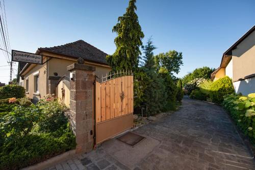 Szentendrei House | Bonifert Vendégház