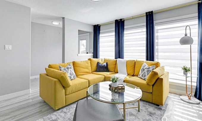 Edmonton House | Bonnie Doon. New Infill. 3bd/2.5bth. Garage parking.
