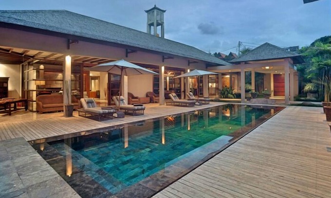Bukit Villa | Book 3 Bedrooms, Stay at Large 4 Bedrooms Luxe Pool Villa, Daily staff service
