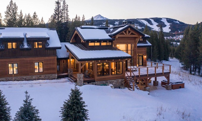 Spanish Peaks House | Book a Winter Getaway Today! Custom-Built Cabin in Spanish Peaks with Beautiful Views
