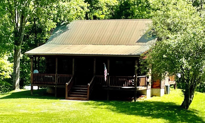 Kyle Cabin | BOOK NOW FOR leaf season! We have great rates enjoy Fishing,Rafting, and Hiking🎣