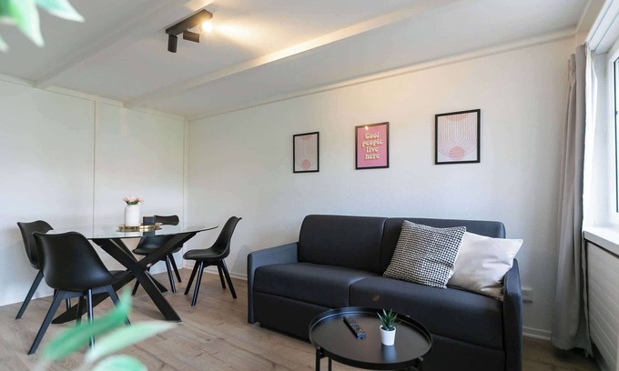 St. Gallen House | book2stay 2-room apartment #1 Freudenberg up to 4 people