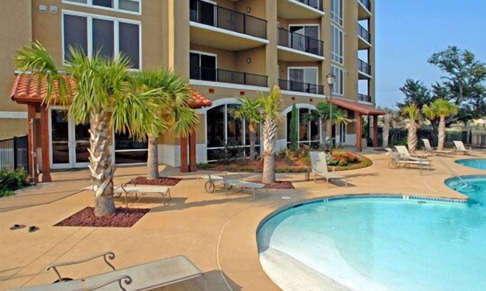 Gulfport Condo | Booking now for Fall and Holidays,. over 250 5 star reviews