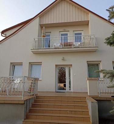 Gyenesdias Apartment | Bor Apartmanház