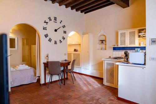 Santa Croce Apartment | Borgo Allegri Apartment