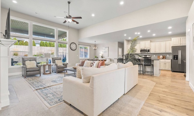 Tri-Cities House | Botanical Breeze - Spacious Home in Kennewick