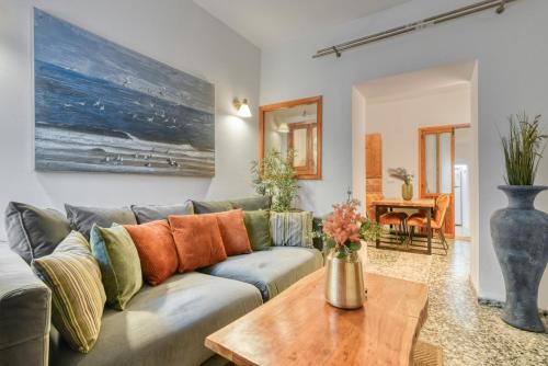 Teulada House | Bougainvillea