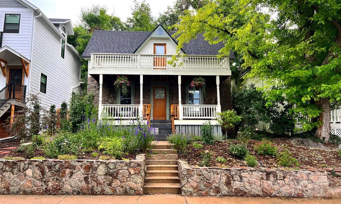 Whittier House | Boulder Artist Home Mountain Views Garden Pet-Friendly