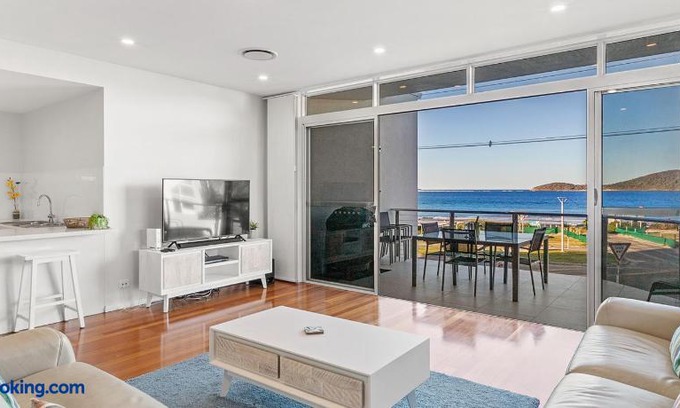 Fingal Bay House | Boulder Bay Rd 2/2 - Fingal Bay