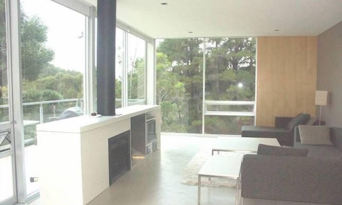 Lorne House | BOULEVARD RETREAT HOUSE - no hills ! short walk to beach and shops